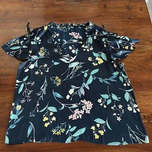 Banana Republic- like new -floral top with flutter sleeves in size small.